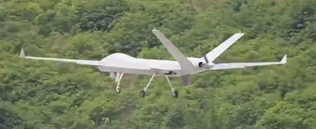 翼龙-2无人机货运物流首飞试验成功